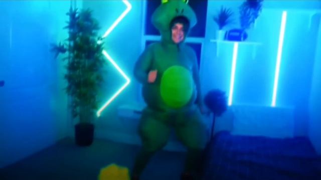 Милс кел танцует под суши манга