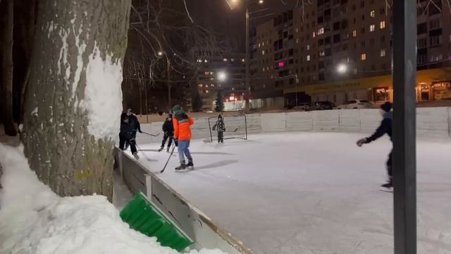 Хоккей с пацанами