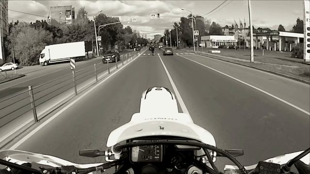 Honda XR650L Wheellie