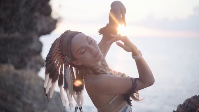 Cinematic Video Portrait - Women who Run with the Wolves