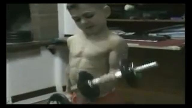 сильный мальчик руки