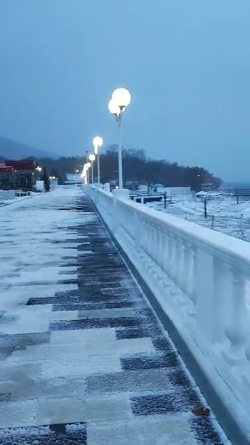 Кабардинка набережная снежок