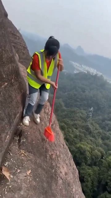 Опасная уборка