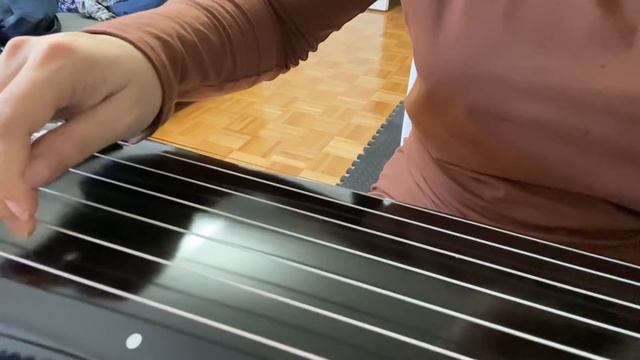 Practising Guqin - the ancient Chinese music instrument - Day 8