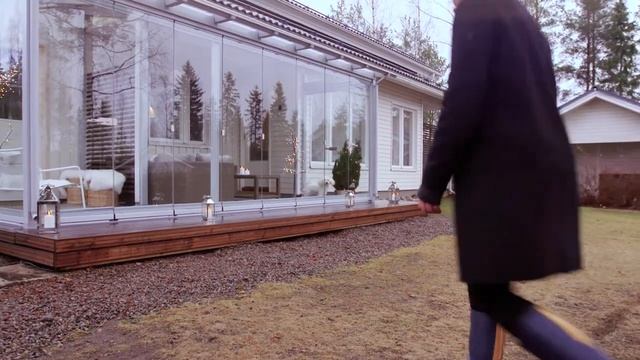 Открывание безрамного остекления Lumon для террас.