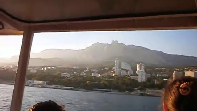 ВИДЕО ДЛЯ ДУШИ.КРЫМ НА КОРАБЛИКЕ ОТ ВОРОНЦОВСКОГО ДВОРЦА В АЛУПКЕ ДО МИСХОРА КРАЕВИДЫ КРЫМА.КРАСОТА