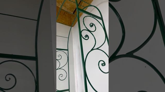 Кованая садовая арка