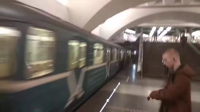 Прибытие 81-717.5 на станцию "Зябликово"