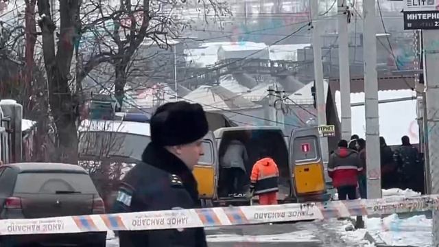 Из-за падения обломков БПЛА по адресу переулок Ермака, 34 пробита кровля частного дома. 😲