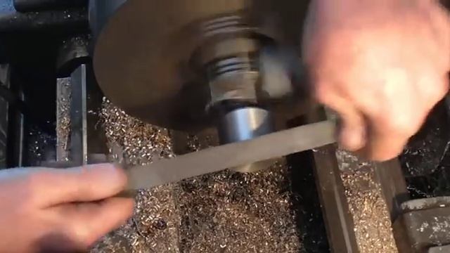 Подарок и прямоугольная резьба