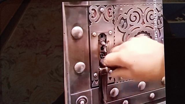итальянский сейф конца  18 века