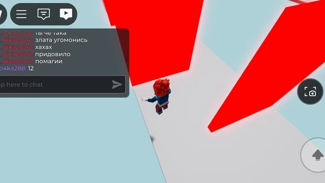 Лёша играет в роблоксе полосу препятствий