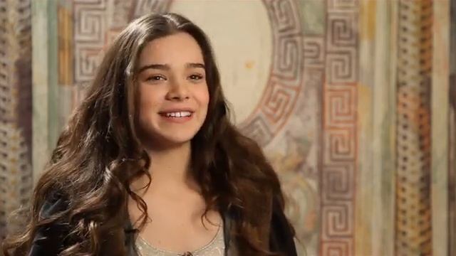 Hailee Steinfeld Interview - Romeo and Juliet (2013)