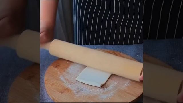 Слойки творожные