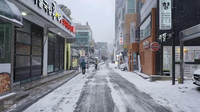 Snowy Gangnam Walk on Teheran-ro Streets in Seoul and Winter City Vibes