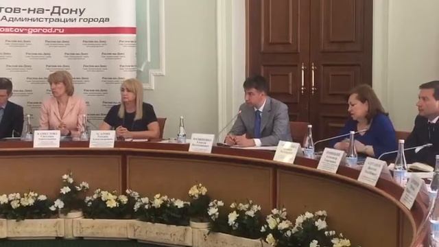 И.о мэра Ростова разозлил «позитивный» доклад начальника здравоохранения