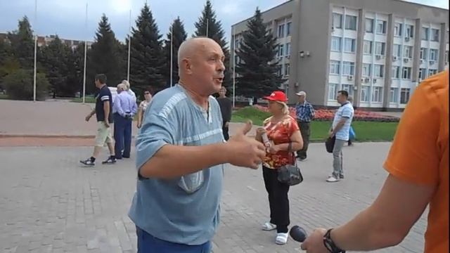 Пикет в Железногорске: нет повышению пенсионного возраста и цен на бензин, правительство в отставку