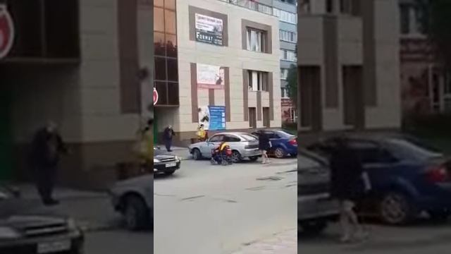 баба с ножом у пятёрочки