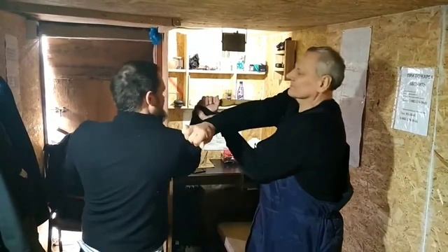 БОЛЬШЕ ВИДЕО НА ОСНОВНОМ КАНАЛЕ "КОМБАТ КАЛИ САМАРА" НА YOUTUBE. СКОРОСТНАЯ АТАКА ОТ УГРОЗЫ НОЖОМ.