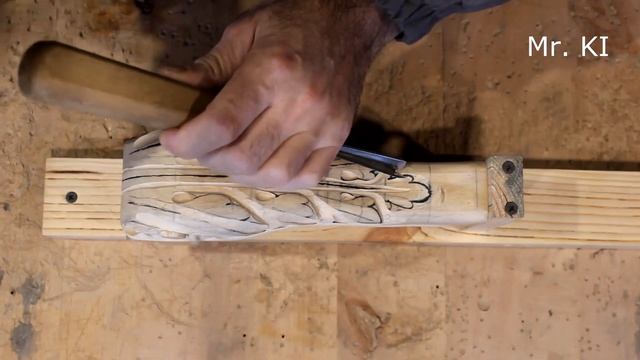 Резьба по дереву. Стойка для подлокотника. Wood carving. Armrest stand.
