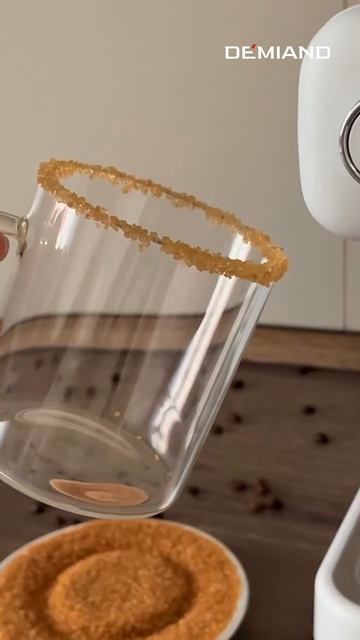 Ароматный карамельный латте в кофеварке Demiand ☕️