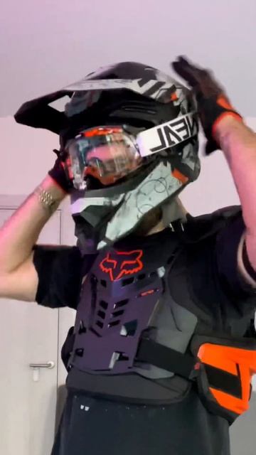 Обзор моточерепахи легендарного брэнда «FOX» Raptor Vest. Отличное дополнение в цвет к KAYO T4 300