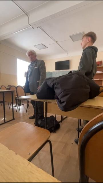 В Приморье преподаватель избил ученика, который отказывался убрать телефон на уроке