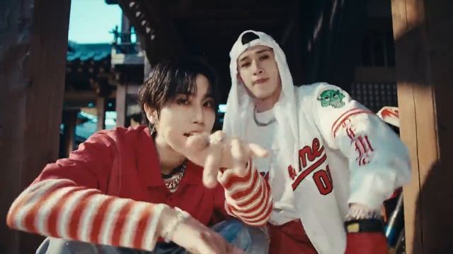 Stray Kids - 'Walkin On Water' MV