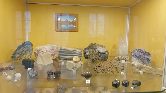 В Москве на Моховой геологический музей (серия музеи России)