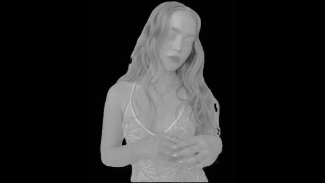 Sadie Sink turns to stone