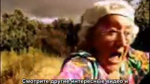 Бабулька футболистка (смешно)