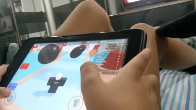 Играем в роблокс