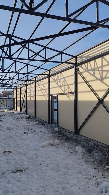Металлокаркас гаража из сэндвич-панелей 33х7. Часть 8.