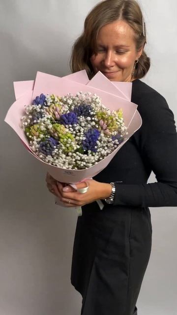 Букет из гиацинтов и гипсофилы   L