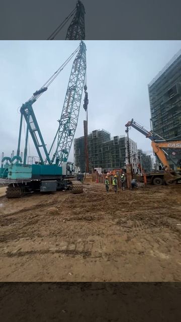 Погружаем шпунты гусеничным тяжелым краном 🏗 Услуги бурения тел. +7 (985) 185-77-77.