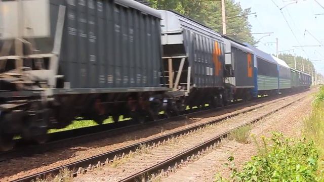 2ЭС4К-090 (РЖД/Окт, ТЧ-21 Волховстрой) с коротким грузовым поездом