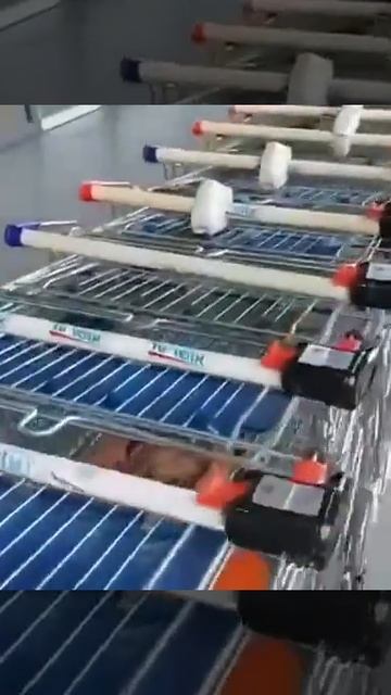 #юмор вот почему не надо кататься в тележке от магазина