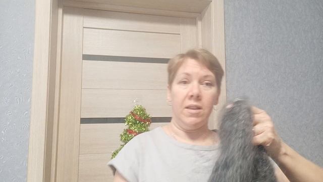 женские пуховые шапки, гольфы и перчатки.
