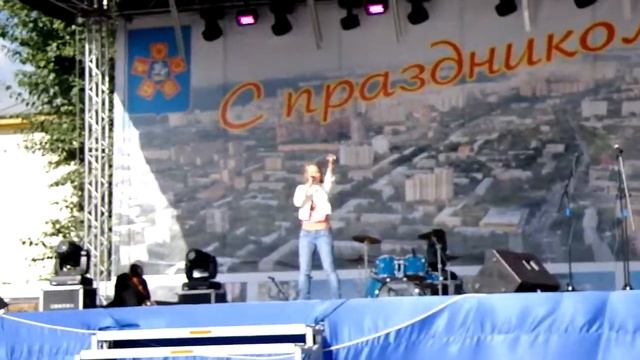 ВИКА КУРЗОВА ПОЗДРАВИЛА УЧАЩИХСЯ С 1 СЕНТЯБРЯ