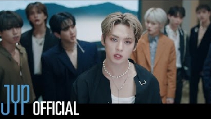 Stray Kids 'CHILL' (Official Music Video)