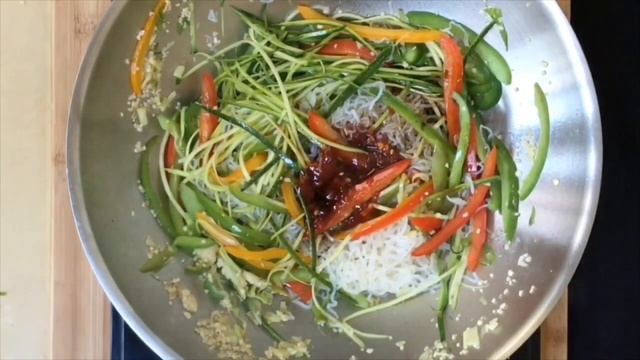 Macadamia Thai Noodles