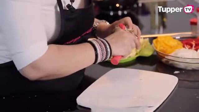 Hati'nin Mutfağından Pilavlı, Soya Soslu, Sebzeli Tavuk
