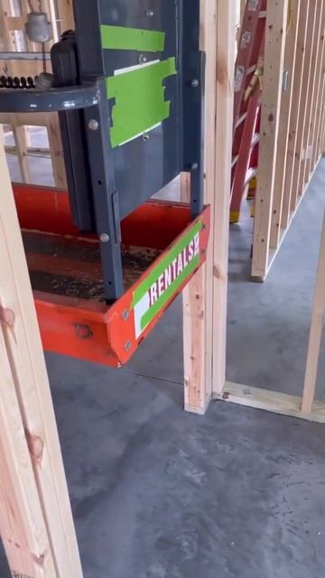 Когда учишь женщину водить машину... О этот виноватый взгляд)