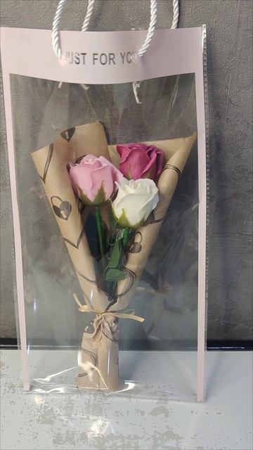 Розы из мыла на стебле