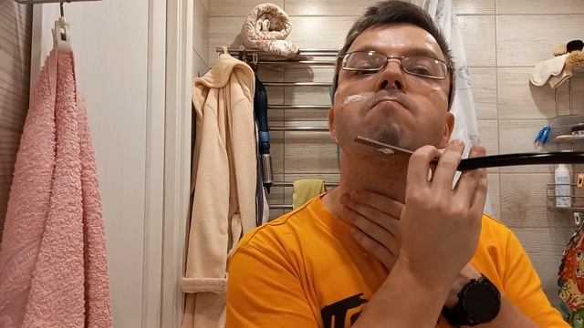 Бритьё "бывалыми" немецкой  и советской бритвой
