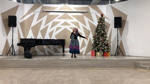 Олеся Тараненко сдает экзамен по вокалу. Песня - "Свадьба".