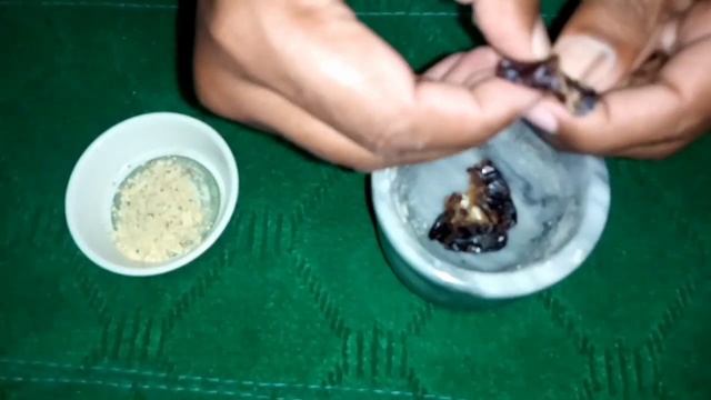 almonds dates cloves mix black Gran  recipe/yummy recipe/cloves almonds benifits/Desi totkay/recipe
