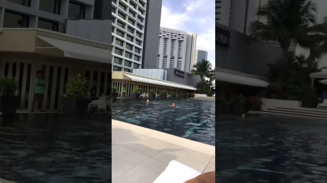Singapore Skyline and Mandarin Oriental Pool
