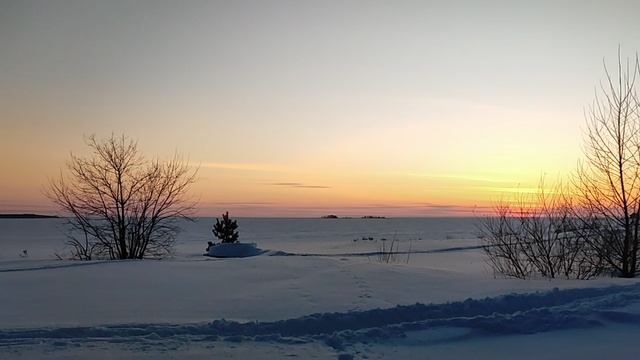 Закат 🌅 14 февраля: холодное спокойствие Обского моря, космическое. Немного о Дне влюбленных 💞