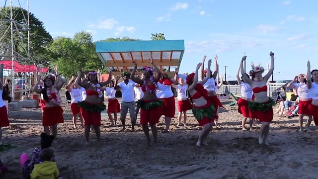 Ori Tahiti Flashmob 2019 in Montreal - Village au Pied du Courant